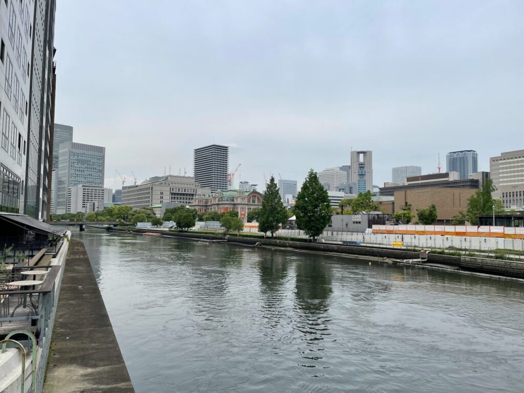 北浜の川沿いの景色