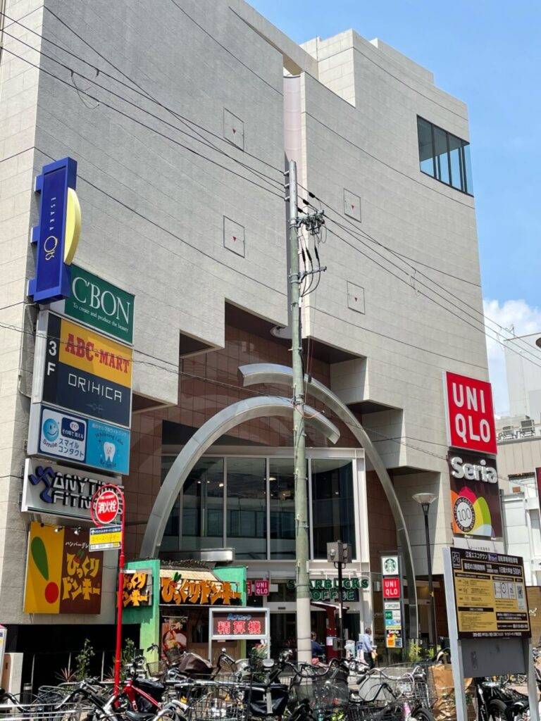 江坂の商業ビル