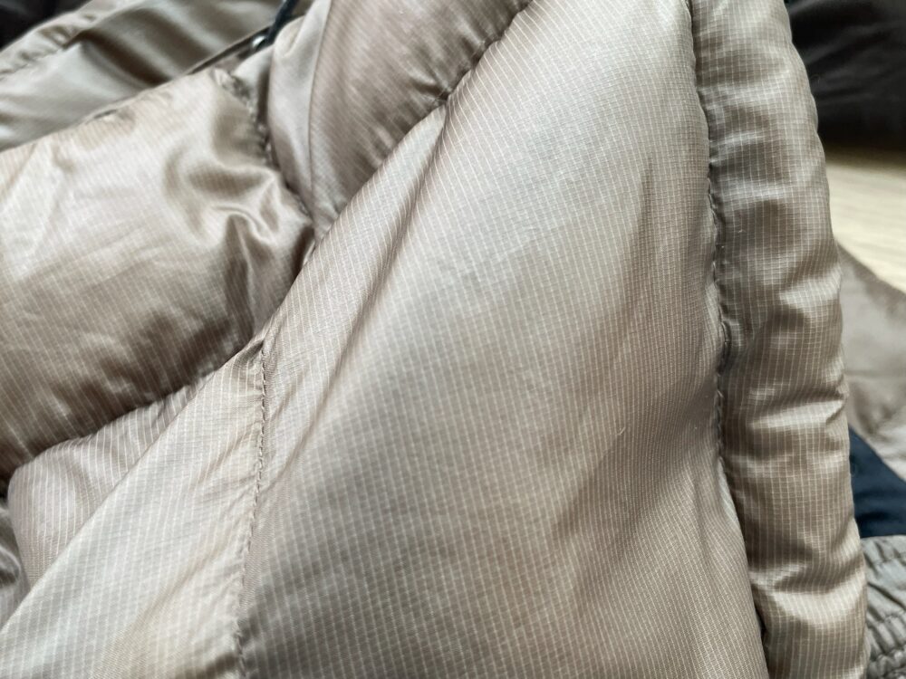 家でダウンを洗濯した時の写真